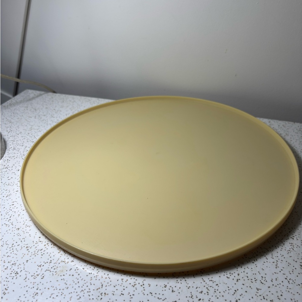 Vintage XL Rubbermaid single layer turntable Lazy Susan